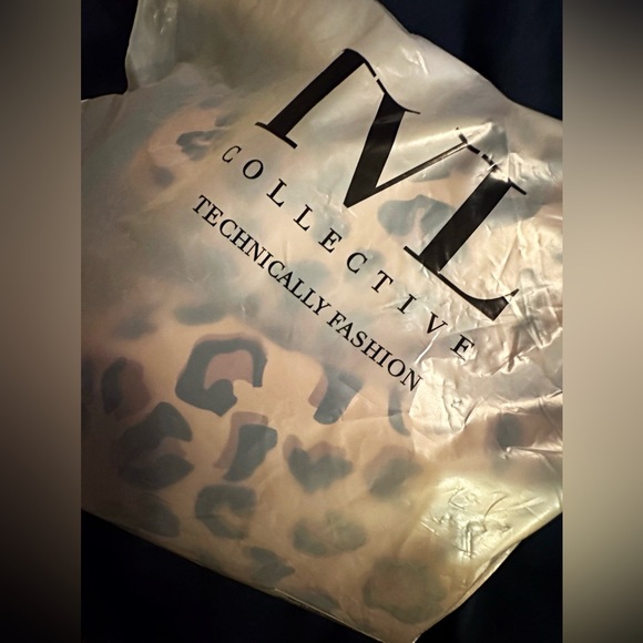 NWT IVL Leopard Print Leggings - Picture 5 of 5